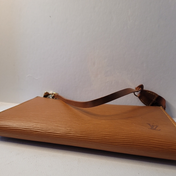 Louis Vuitton Epi Leather Pochette Small Bag - Picture 5 of 6